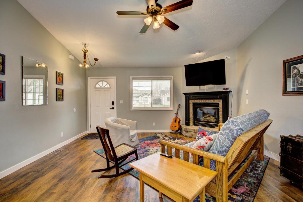 Hello Dolly! 3 Beds, 2 Bath, 2 Tv'S, Fireplace, Quiet Neighborhood In Star, Id Minutes From Walking Trails And River Views 이글 외부 사진